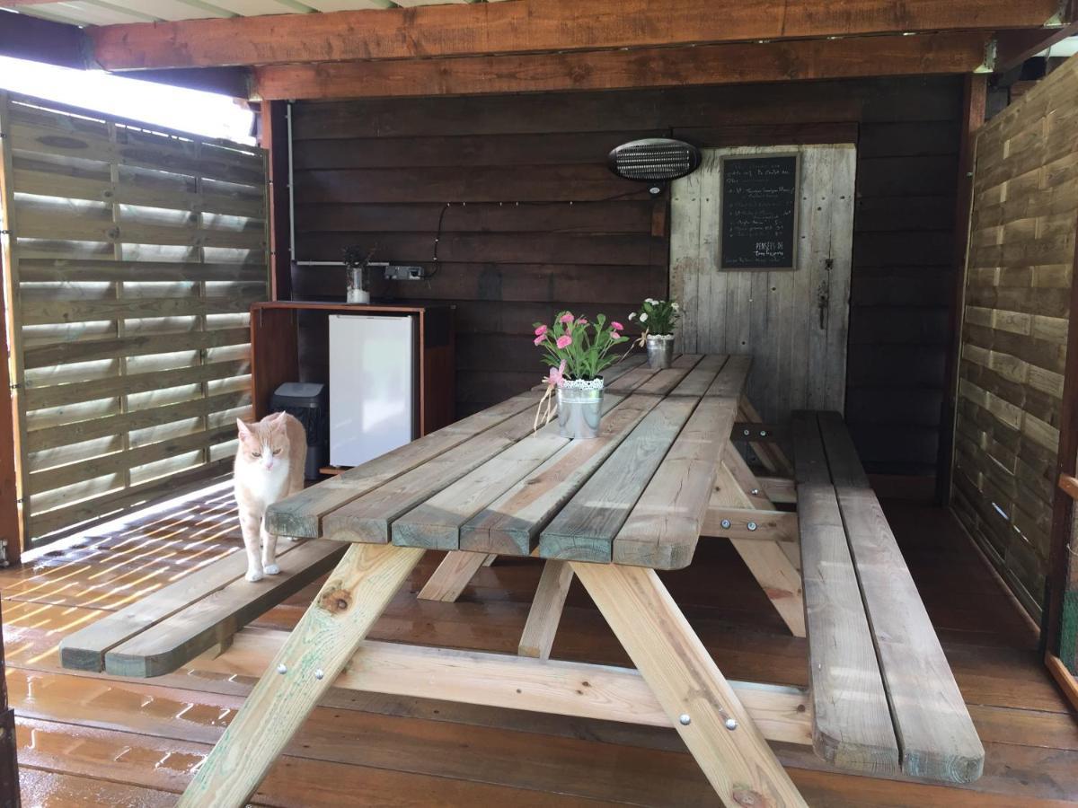 Roulottes Du Chalet Des Pins Rougeou Exteriör bild